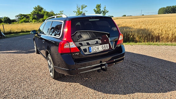 Volvo V70 3 of 9