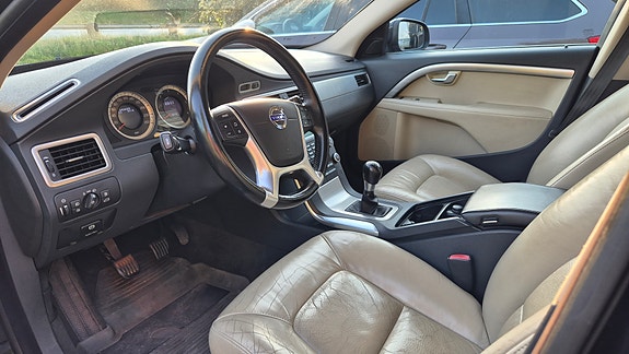 Volvo V70 5 of 9