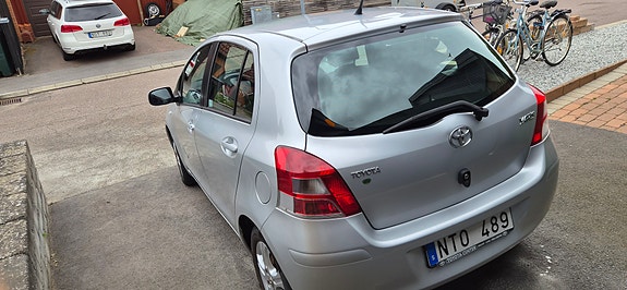 Toyota Yaris 5 of 6