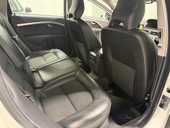 Volvo V70 12 of 13