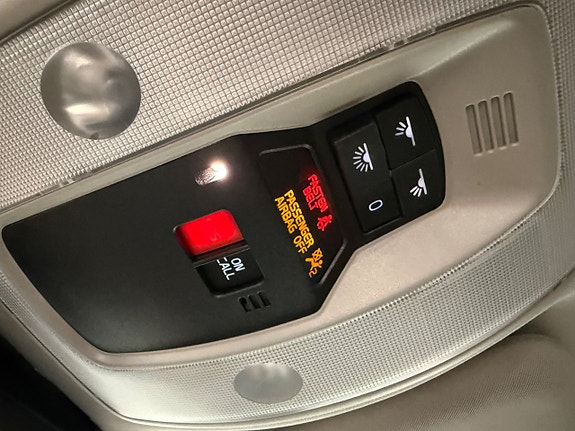 Volvo V70 9 of 13
