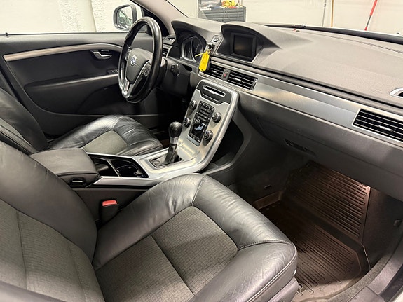 Volvo V70 7 of 13