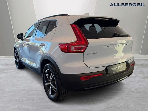 Volvo XC40 3 of 20
