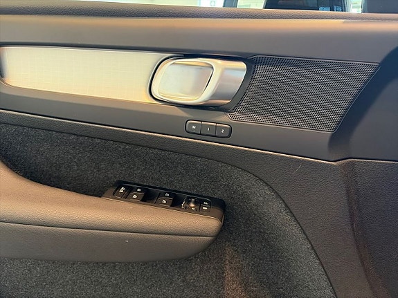 Volvo XC40 13 of 20