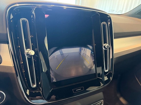 Volvo XC40 8 of 20