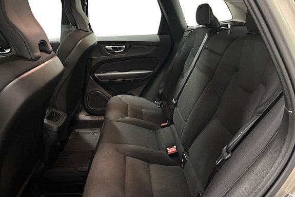 Volvo XC60 14 of 25