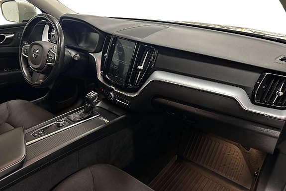 Volvo XC60 15 of 25