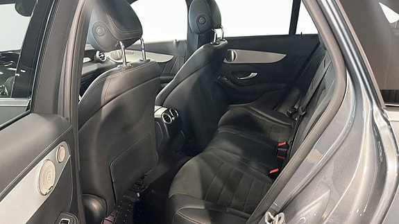 Mercedes-Benz GLC300 de 6 of 9