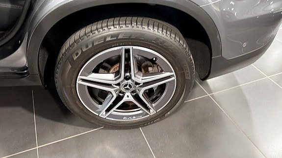 Mercedes-Benz GLC300 de 7 of 9