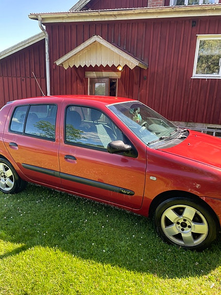 Renault Clio 2 of 3