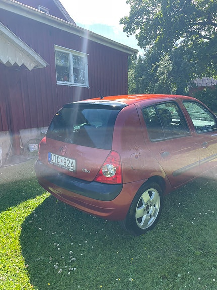 Renault Clio 3 of 3