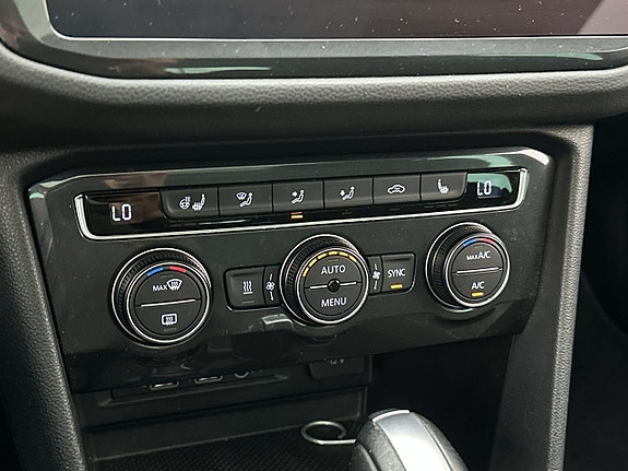 Volkswagen Tiguan 23 of 30