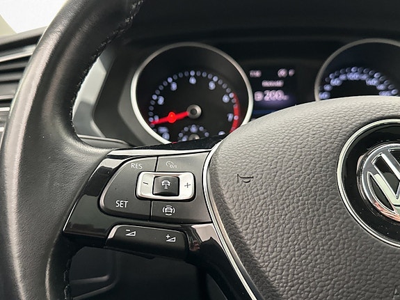 Volkswagen Tiguan 18 of 30