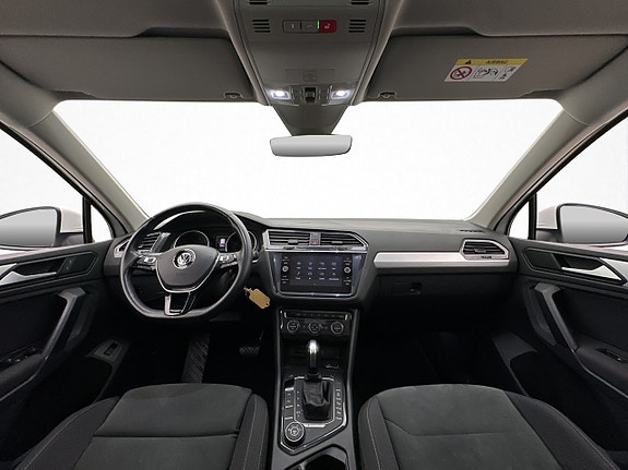 Volkswagen Tiguan 16 of 30
