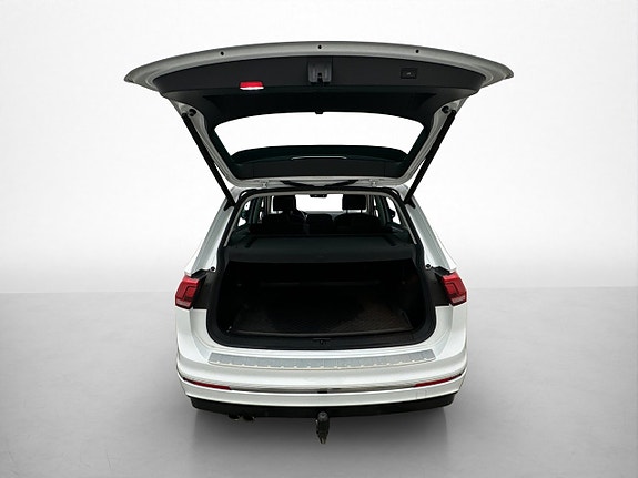Volkswagen Tiguan 12 of 30