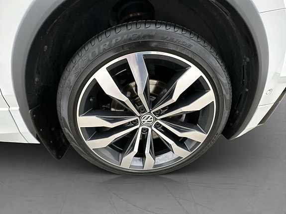 Volkswagen Tiguan 30 of 30