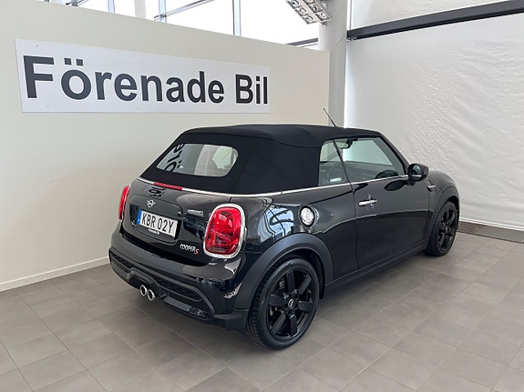MINI Cabrio 15 of 17