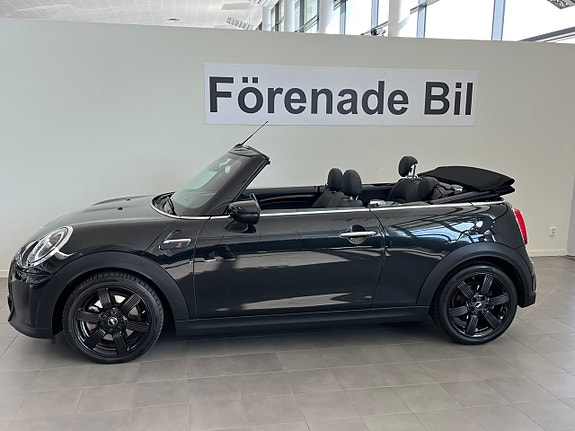 MINI Cabrio 4 of 17
