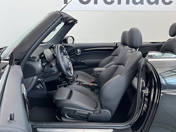 MINI Cabrio 8 of 17