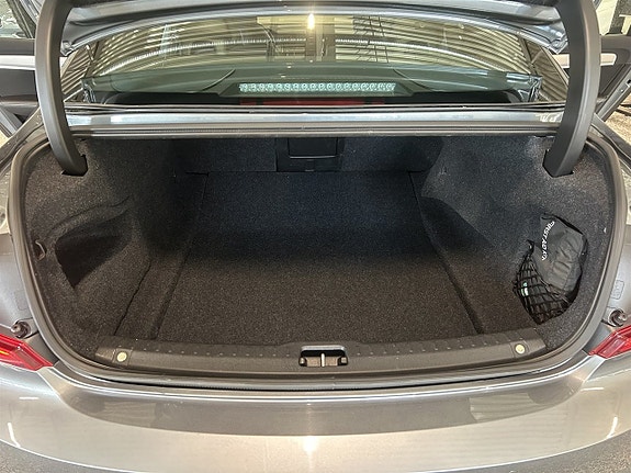 Volvo S90 16 of 27