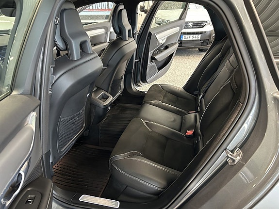 Volvo S90 15 of 27