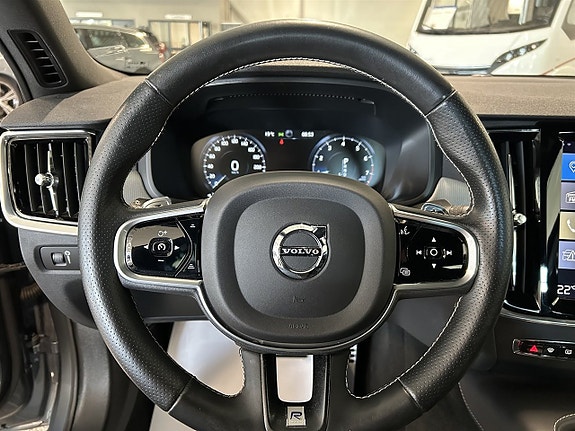 Volvo S90 21 of 27