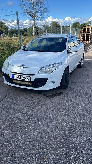 Renault Megane III 2 of 5