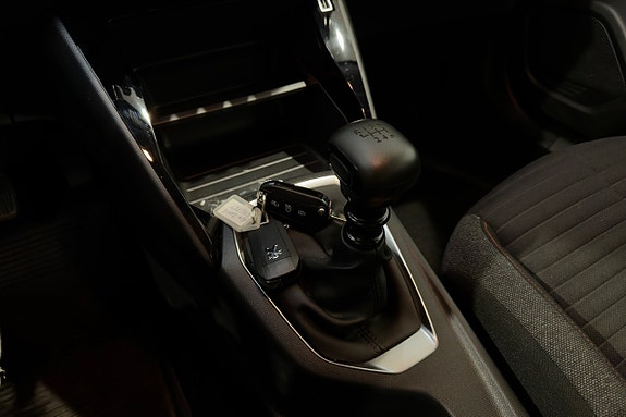 Peugeot 2008 17 of 21