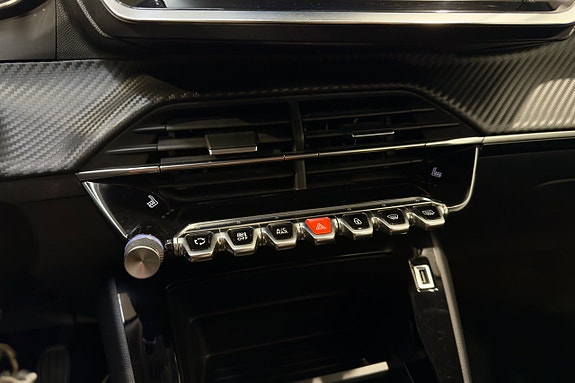 Peugeot 2008 16 of 21