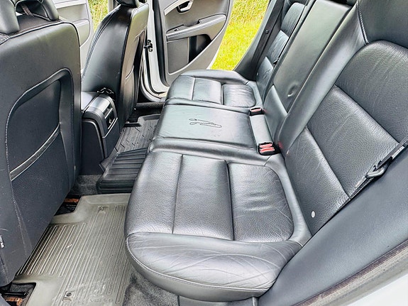 Volvo V70 5 of 8
