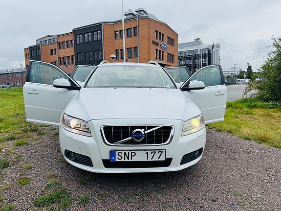 Volvo V70 4 of 8