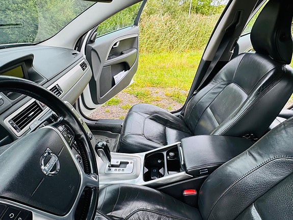 Volvo V70 8 of 8