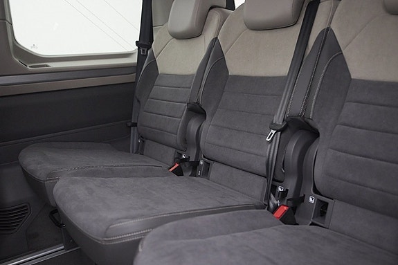 Volkswagen Multivan 14 of 20