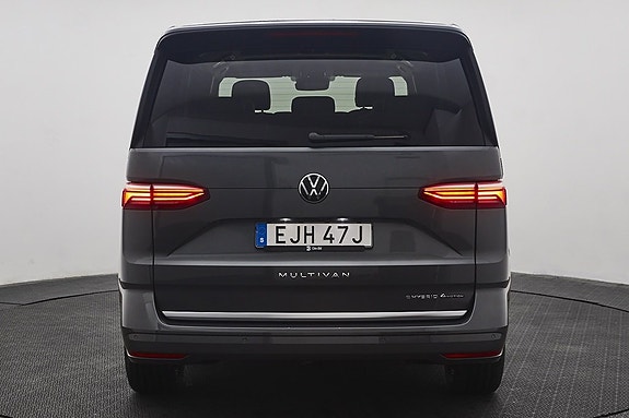 Volkswagen Multivan 5 of 20