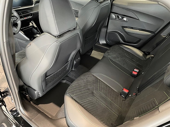 Peugeot 2008 14 of 18