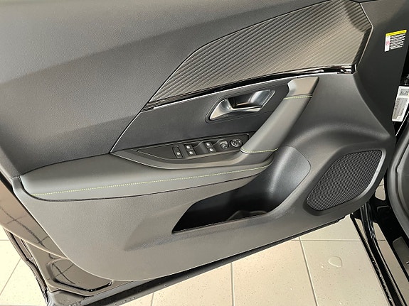 Peugeot 2008 15 of 18