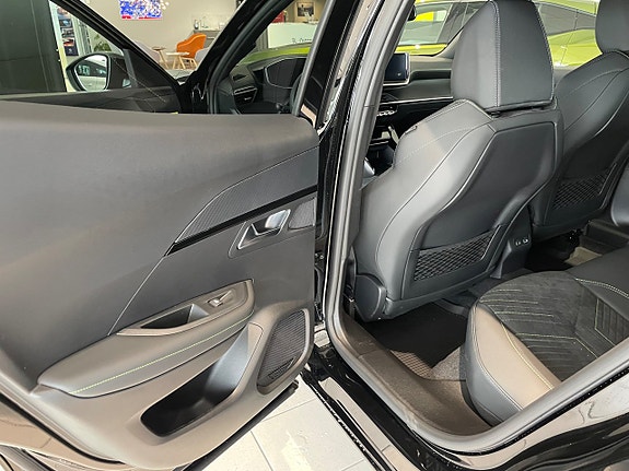 Peugeot 2008 13 of 18