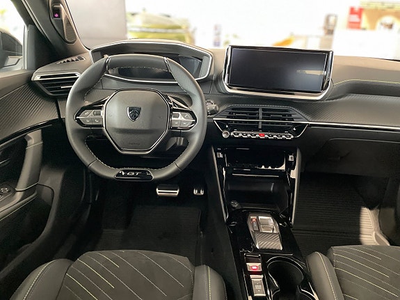 Peugeot 2008 8 of 18