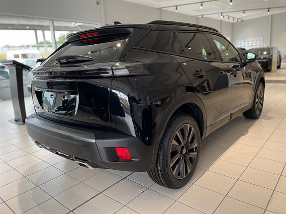 Peugeot 2008 5 of 18