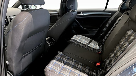 Volkswagen Golf I 11 of 16