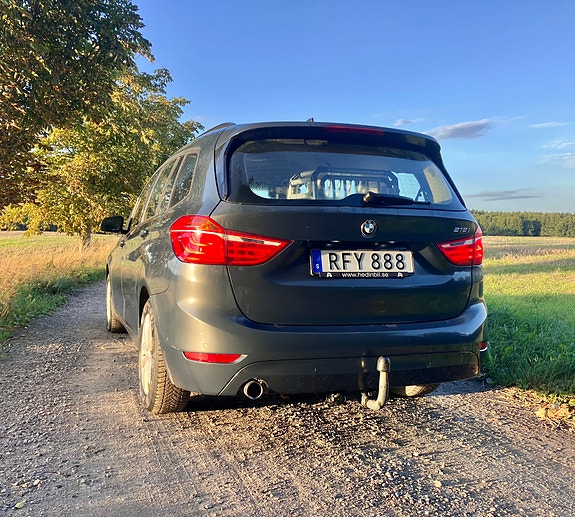 BMW 218i 2 of 3