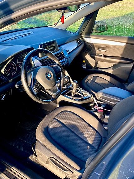 BMW 218i 3 of 3