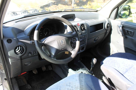 Peugeot Partner 3 of 4