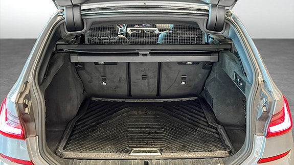 BMW 330d 10 of 13
