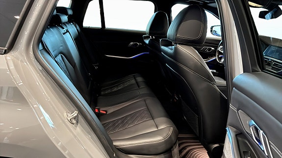 BMW 330d 5 of 13