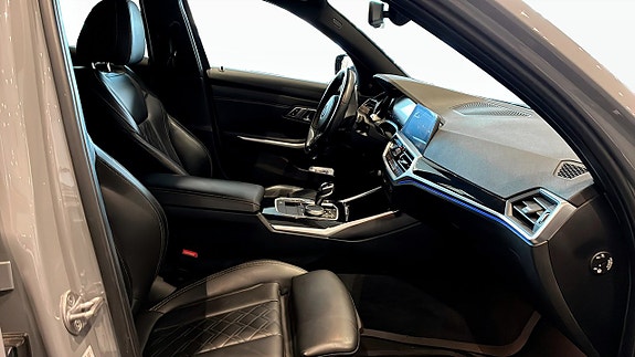 BMW 330d 3 of 13