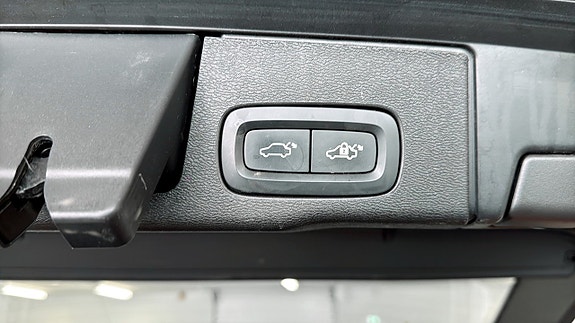 Volvo XC60 16 of 24