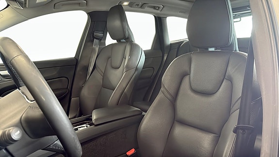 Volvo XC60 8 of 24