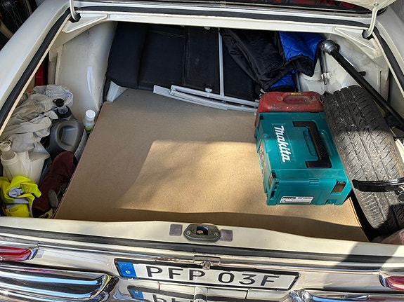 Mercedes-Benz 220 SE 11 of 13