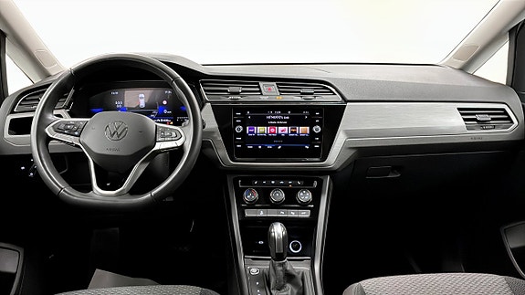 Volkswagen Touran 10 of 13